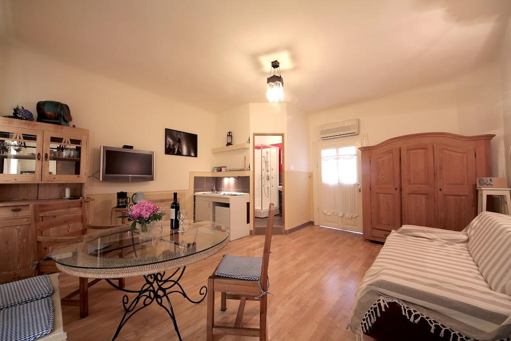 Guesthouse Lessi Zagreb Habitación foto