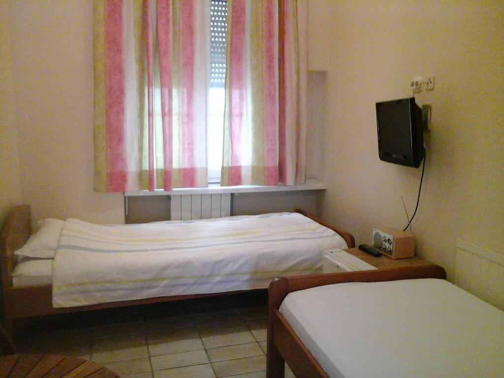 Guesthouse Lessi Zagreb Habitación foto
